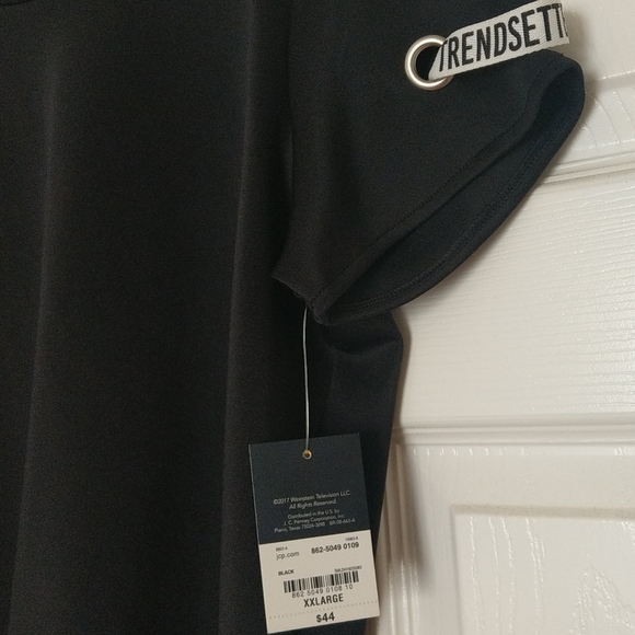 Top - Picture 3 of 3